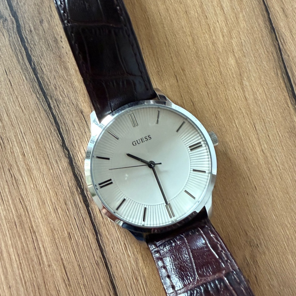 Guess Watch - Picture 2 of 3
